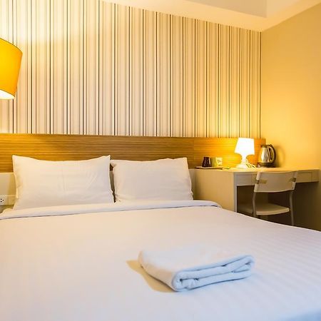 Snooze Hotel Thonglor Bangkok Exterior photo