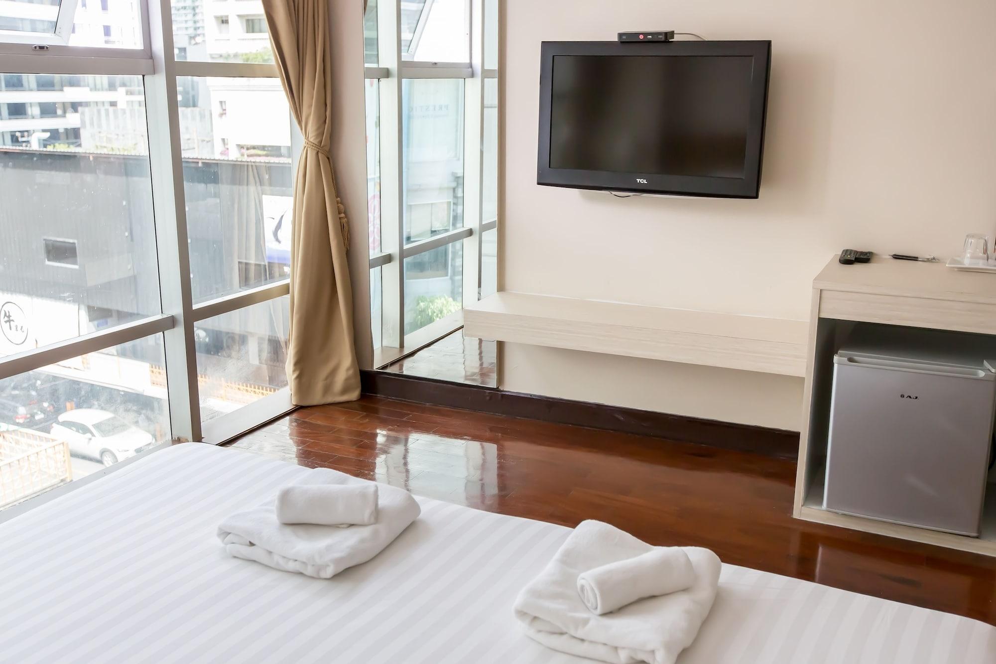 Snooze Hotel Thonglor Bangkok Exterior photo