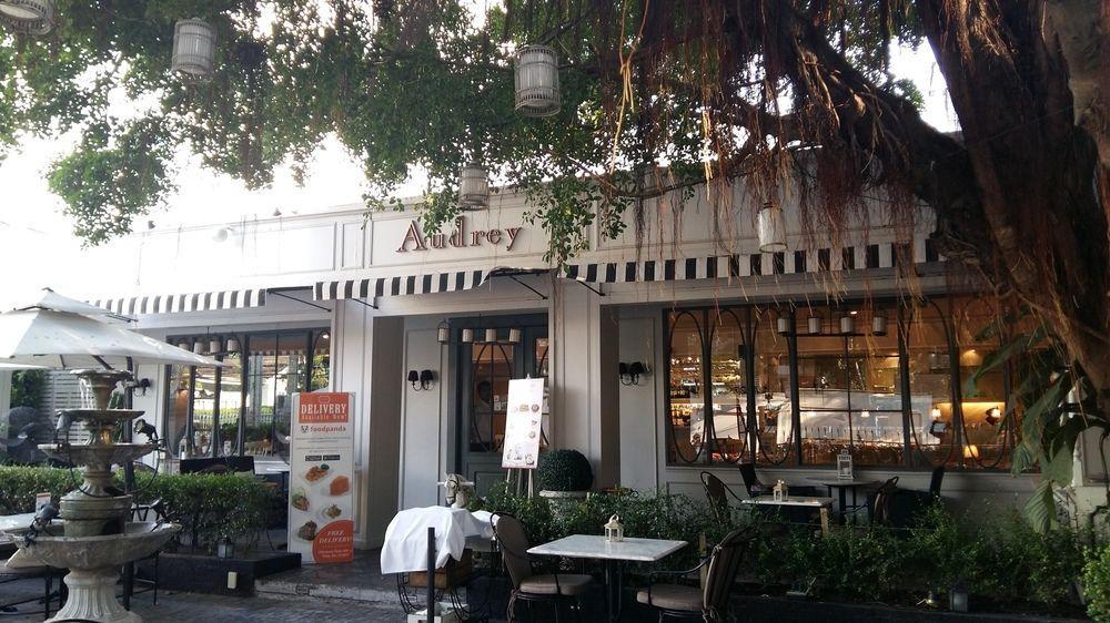Snooze Hotel Thonglor Bangkok Exterior photo