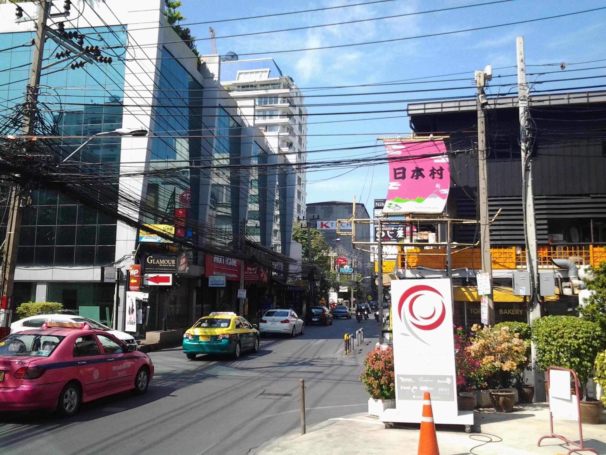 Snooze Hotel Thonglor Bangkok Exterior photo