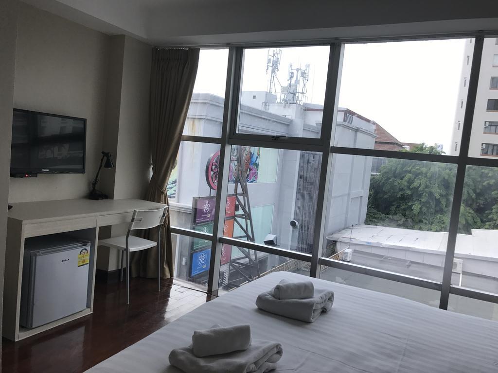 Snooze Hotel Thonglor Bangkok Exterior photo