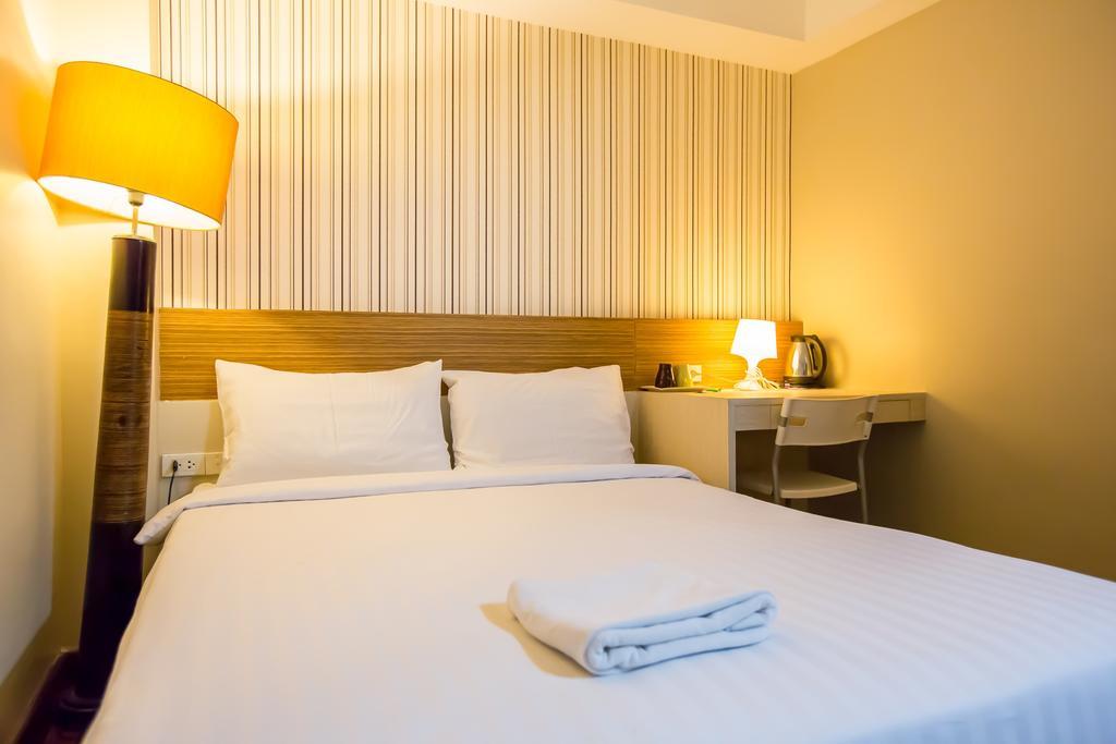 Snooze Hotel Thonglor Bangkok Exterior photo