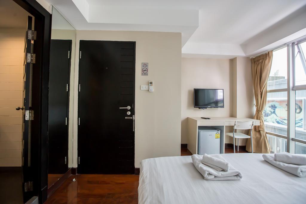 Snooze Hotel Thonglor Bangkok Exterior photo