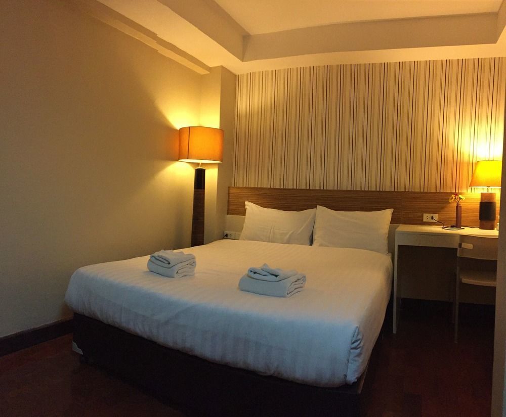 Snooze Hotel Thonglor Bangkok Exterior photo