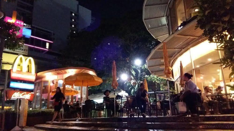 Snooze Hotel Thonglor Bangkok Exterior photo