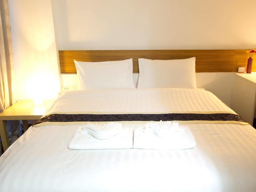 Snooze Hotel Thonglor Bangkok Exterior photo