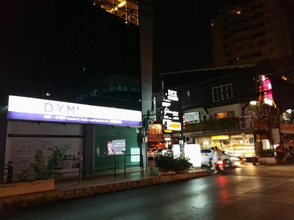 Snooze Hotel Thonglor Bangkok Exterior photo