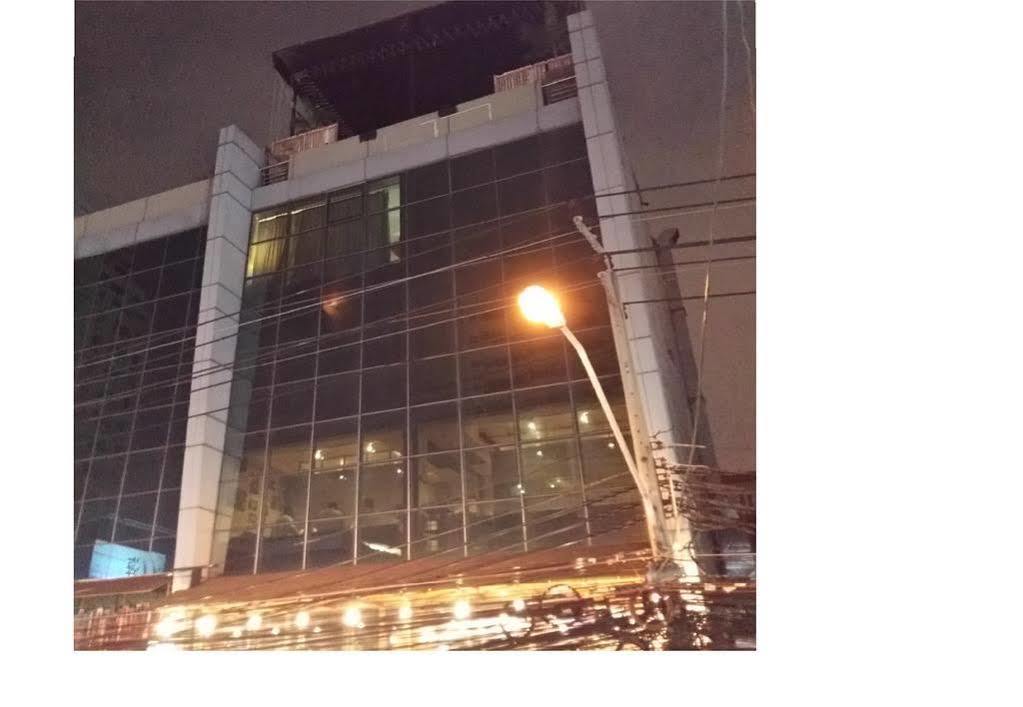 Snooze Hotel Thonglor Bangkok Exterior photo