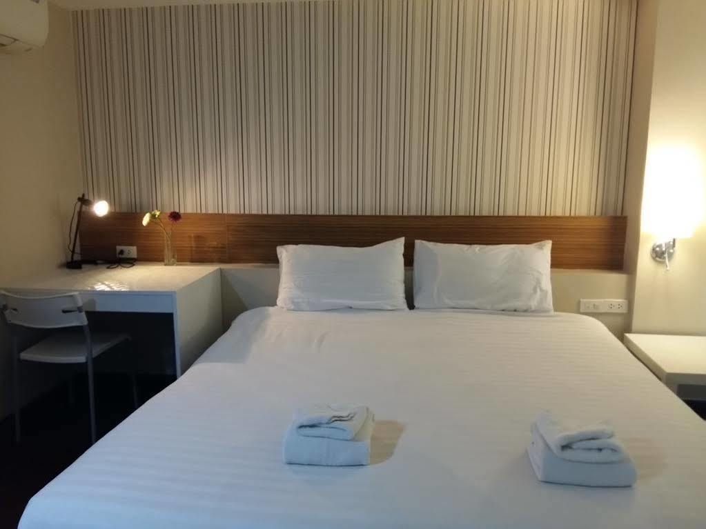 Snooze Hotel Thonglor Bangkok Exterior photo