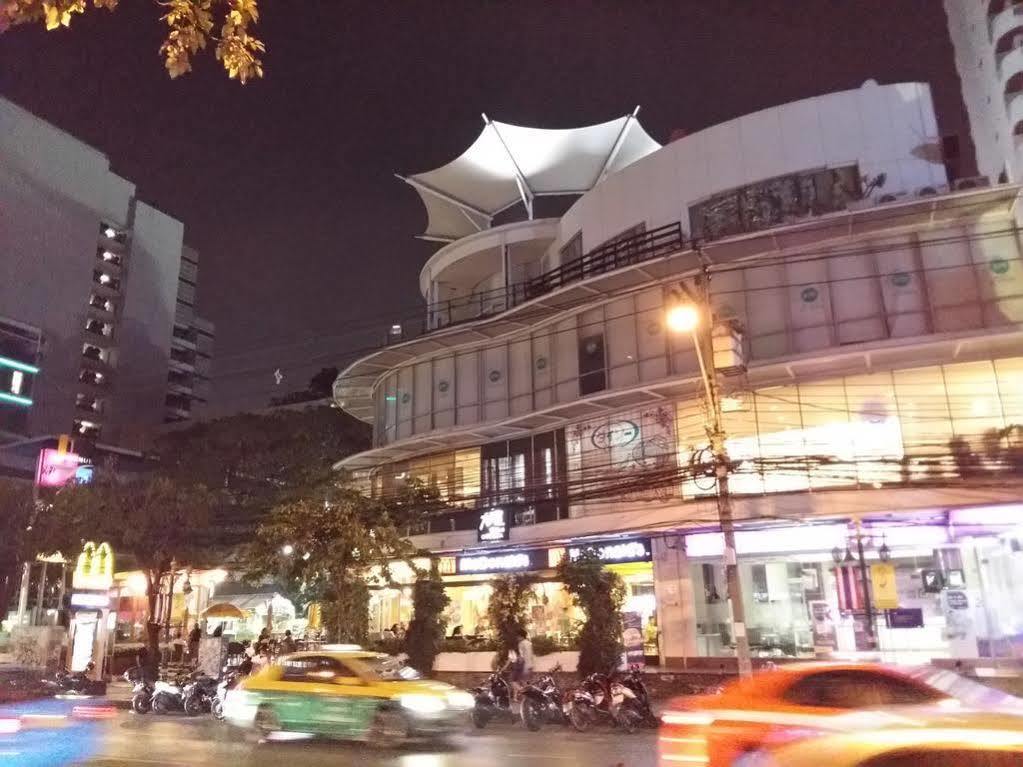 Snooze Hotel Thonglor Bangkok Exterior photo