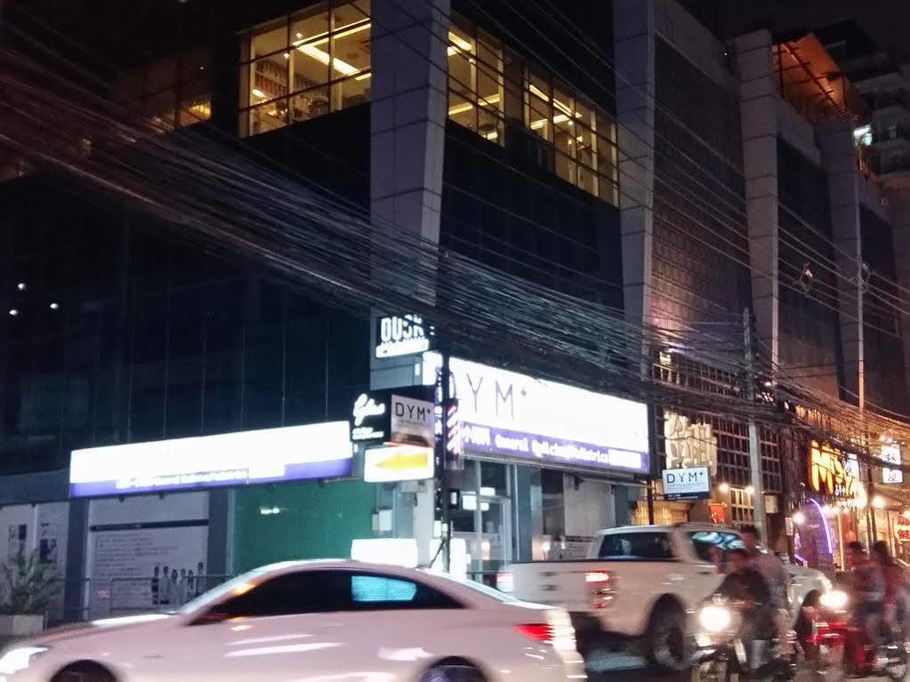Snooze Hotel Thonglor Bangkok Exterior photo